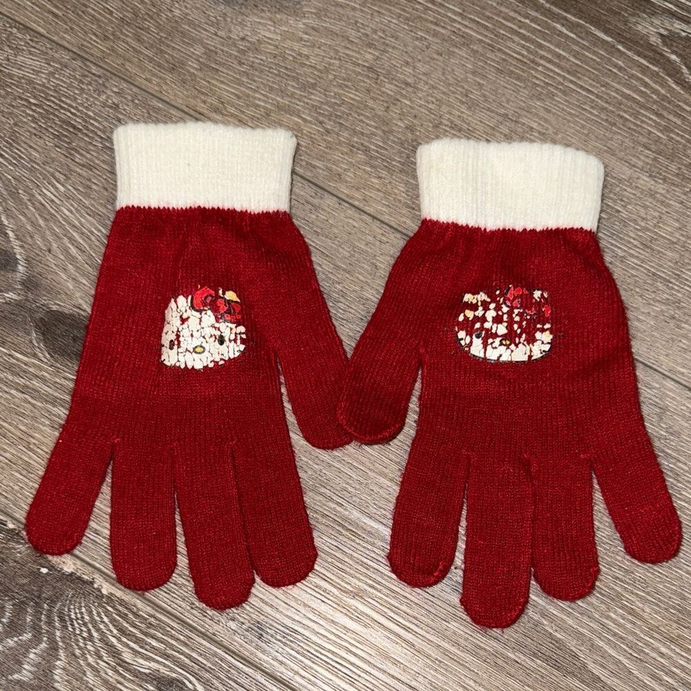 Red Hello Kitty Gloves with Cute Design